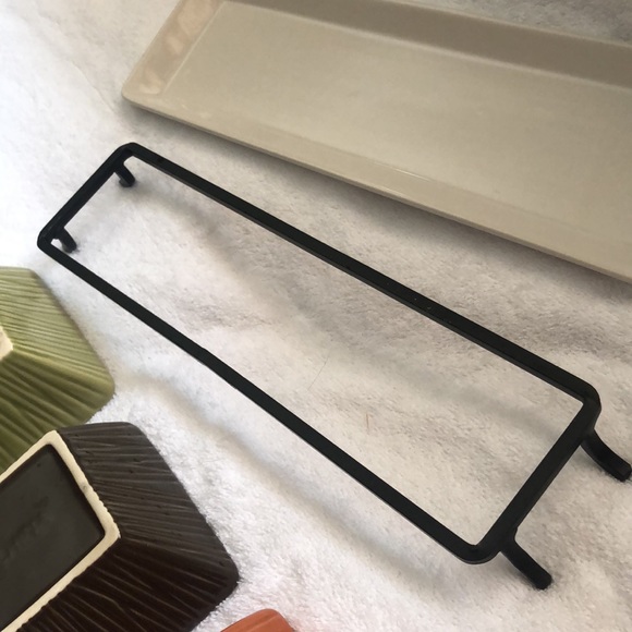 Ceramic plate on bronze metal stand. 3 square bowls. Beautiful harvest colors. - Picture 13 of 16